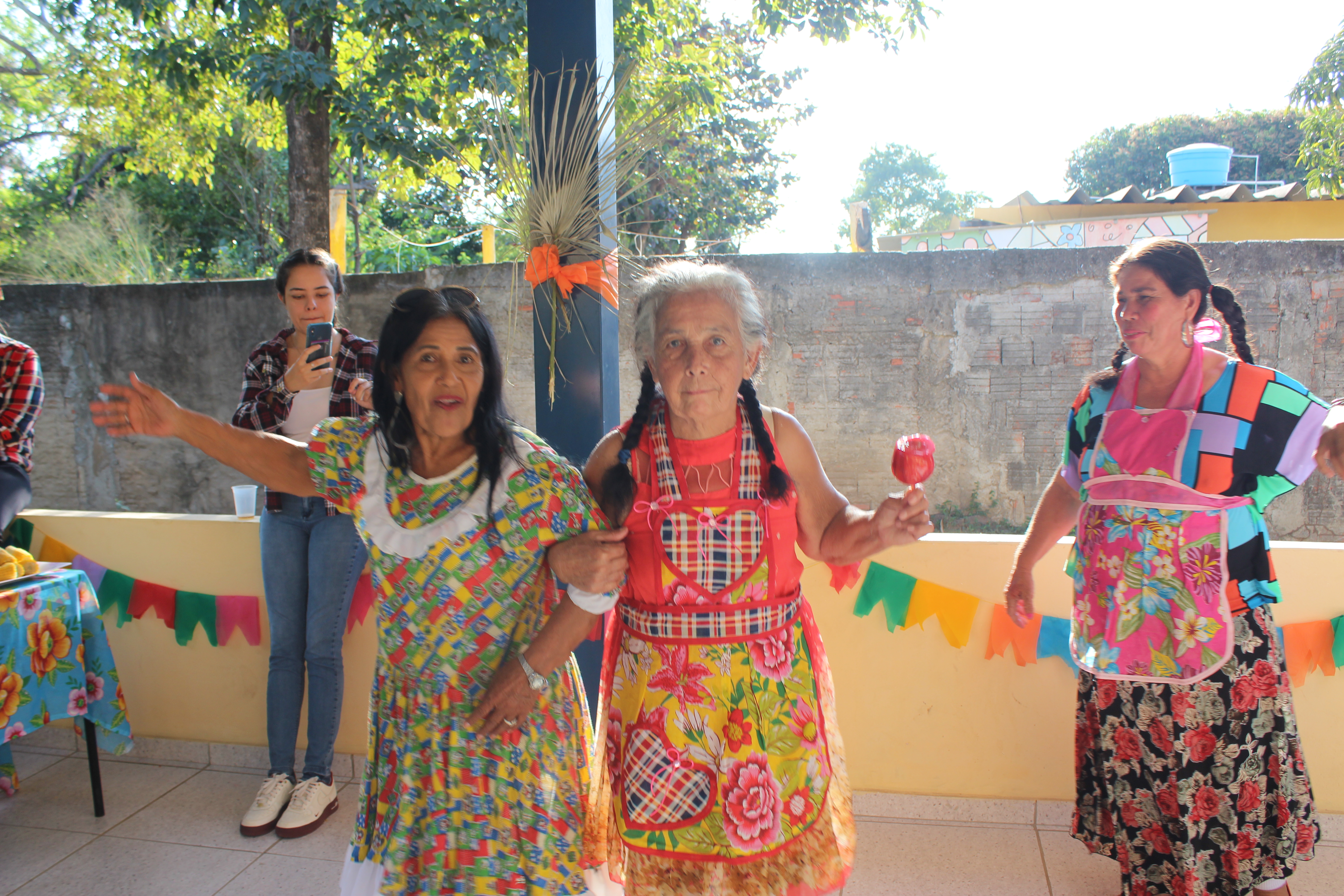 Grande festa anima integrantes do PAIF em Arraiá Junino no Centro de Referência de Assistência Social Grande festa anima integrantes do PAIF em Arraiá Junino no Centro de Referência de Assistência Social