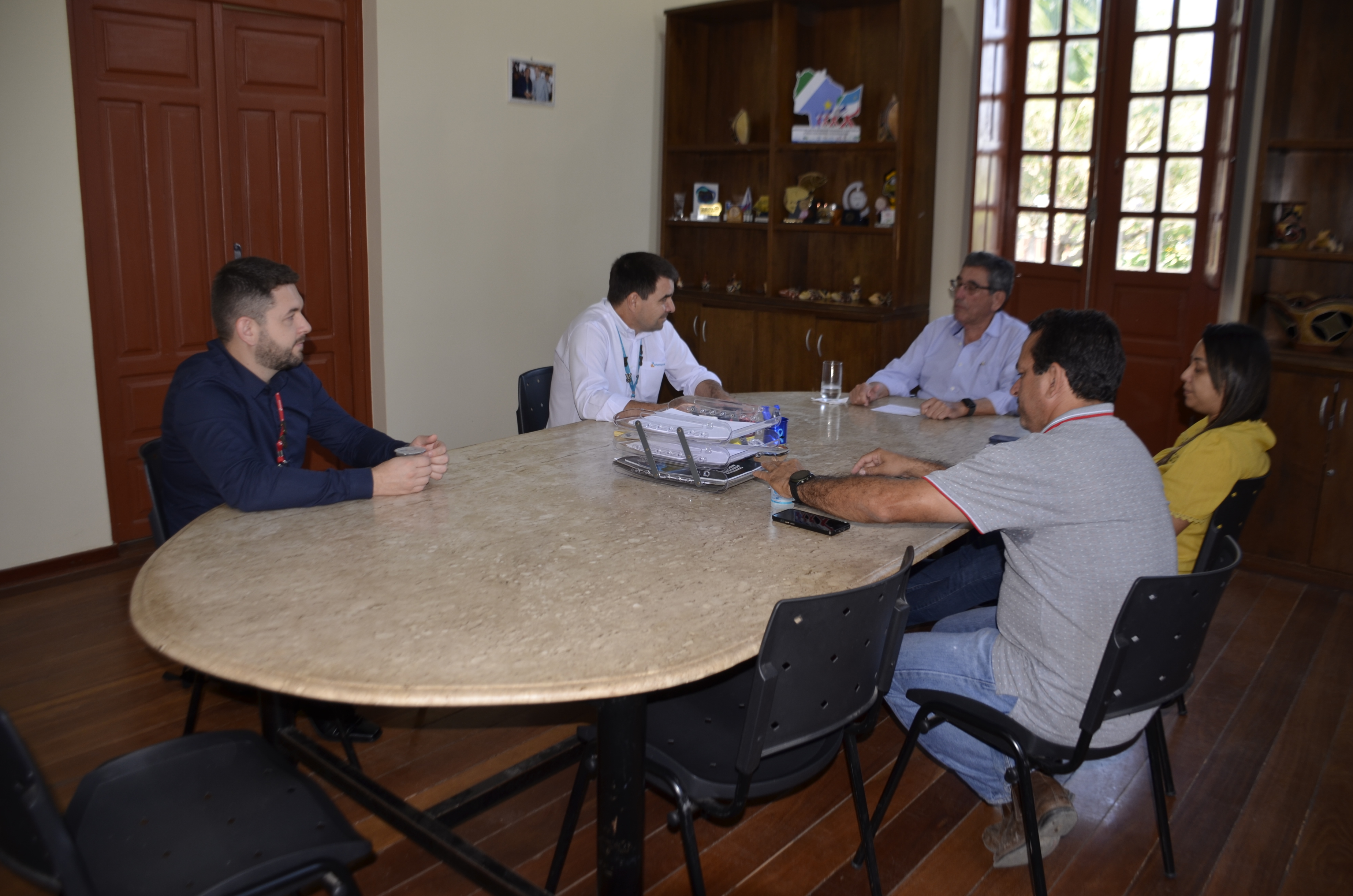 Prefeito Nelson Cintra recebe visita de técnicos da Energisa