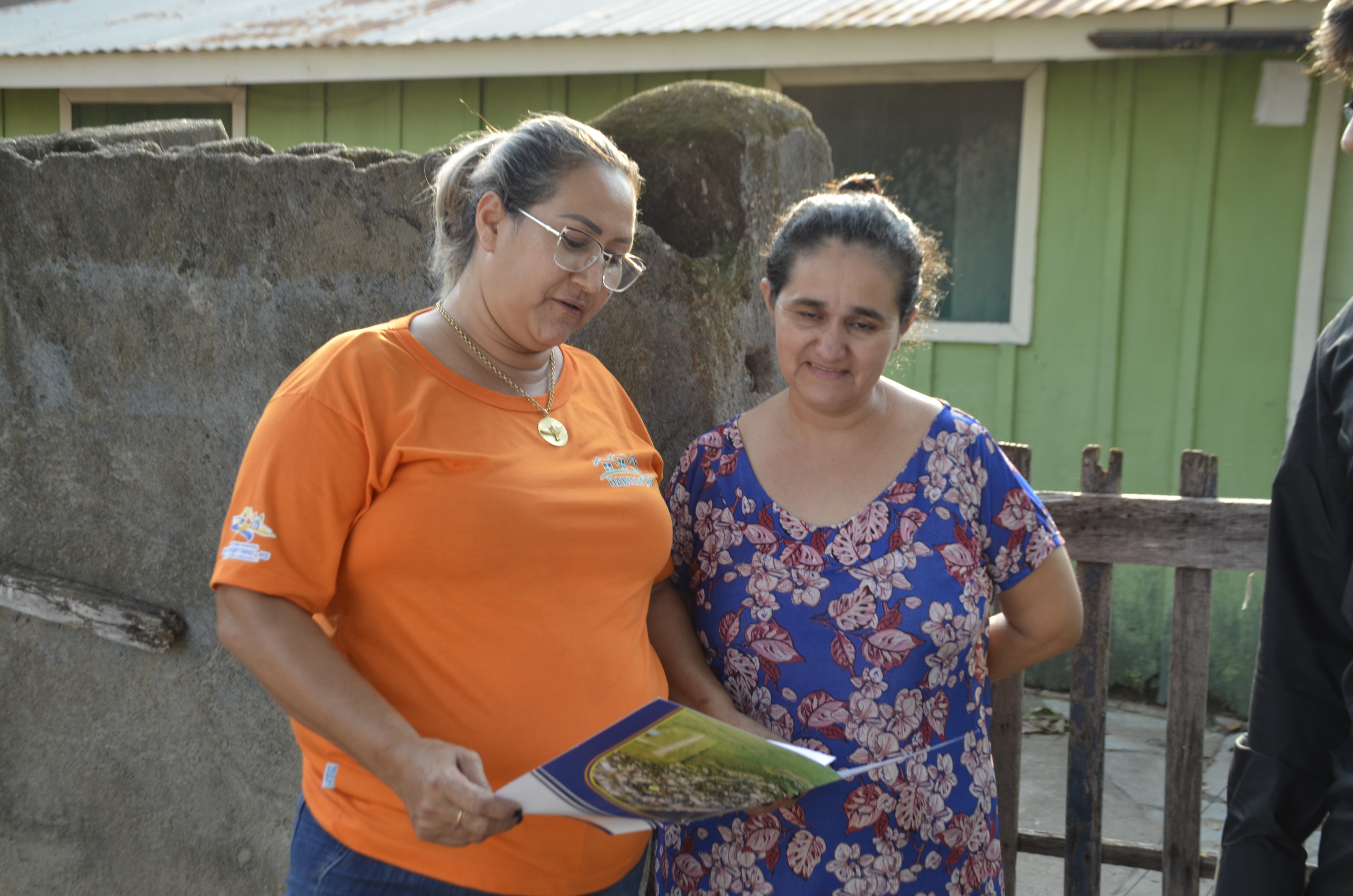 Fim da espera: moradoras de Porto Murtinho se emocionam ao receber a escritura de suas casas