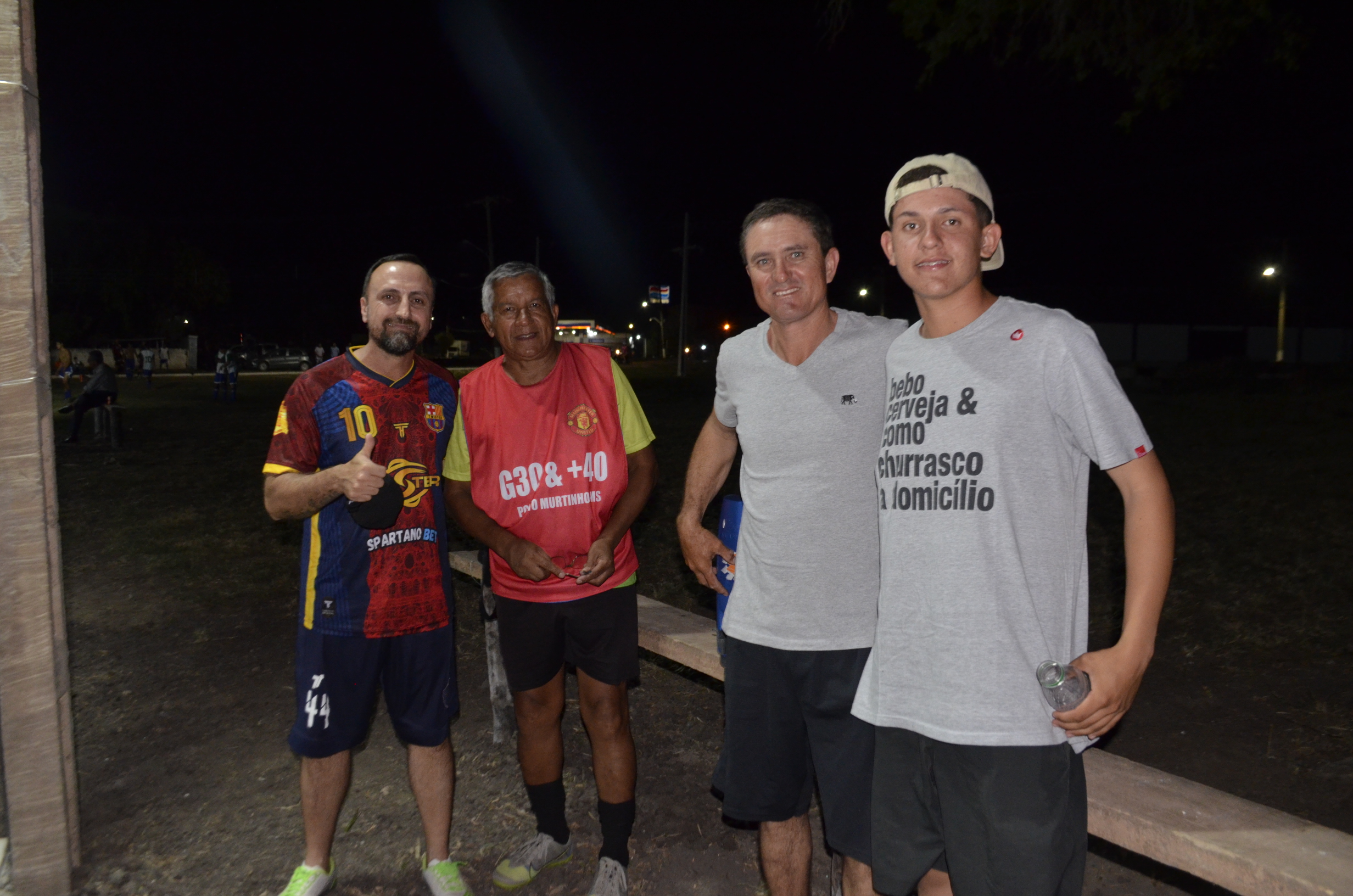 Confira as fotos da inauguração da iluminação do campo de futebol do 'Caveirão'