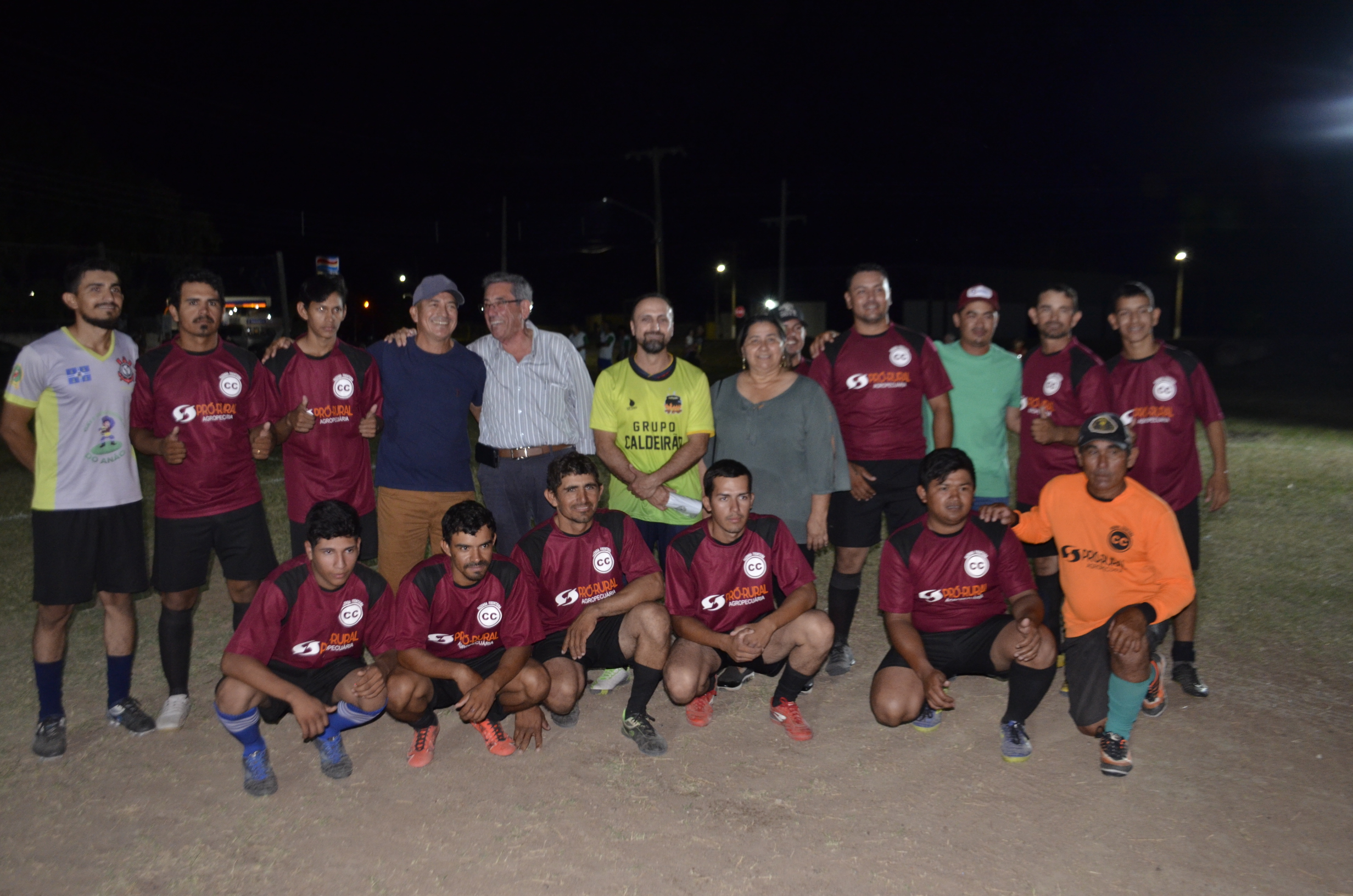 Esporte: campo do 'Caveirão' recebe iluminação de LED