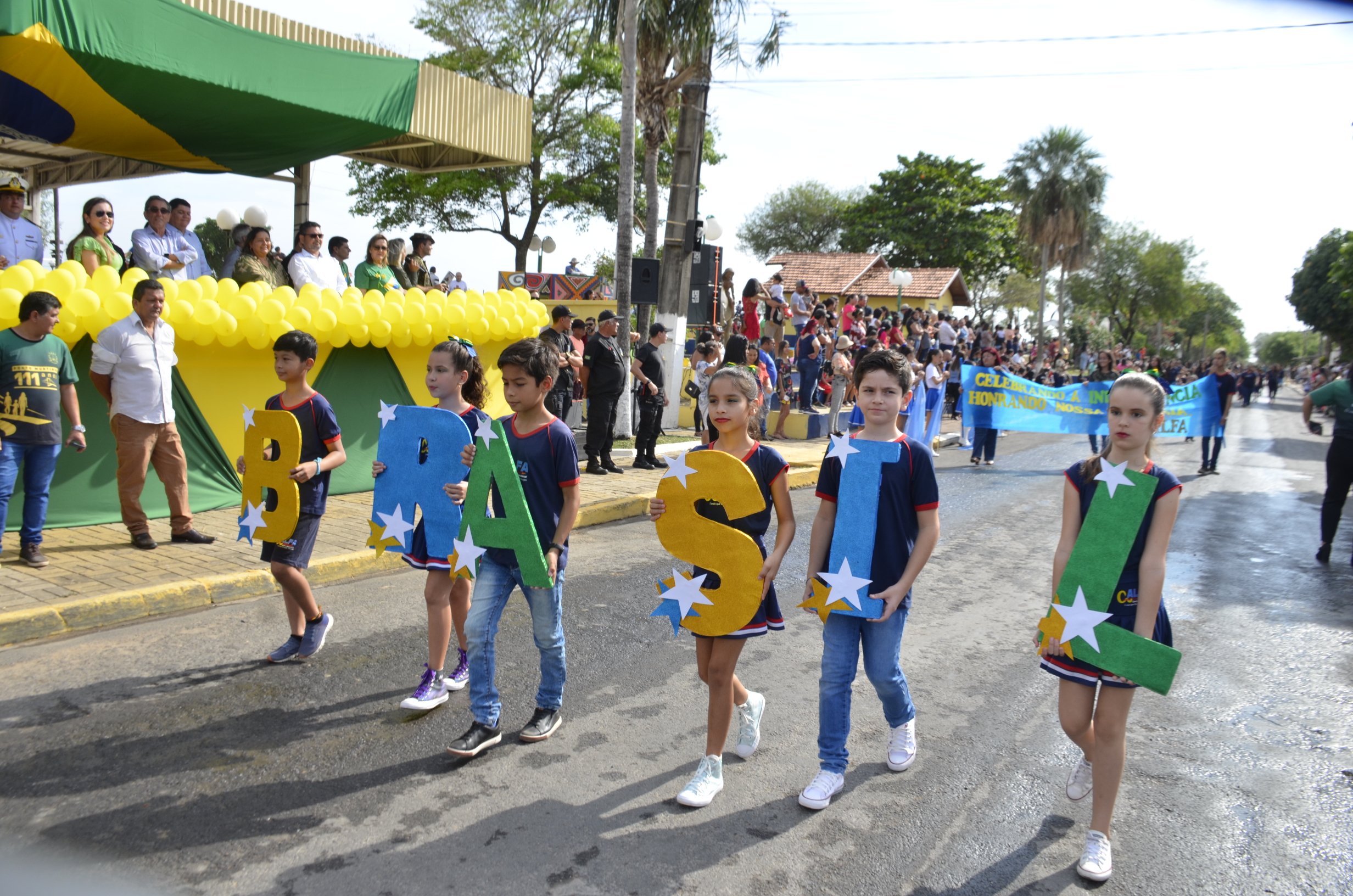 Confira as fotos do Desfile comemorativo ao Dia 7 de Setembro em Porto Murtinho