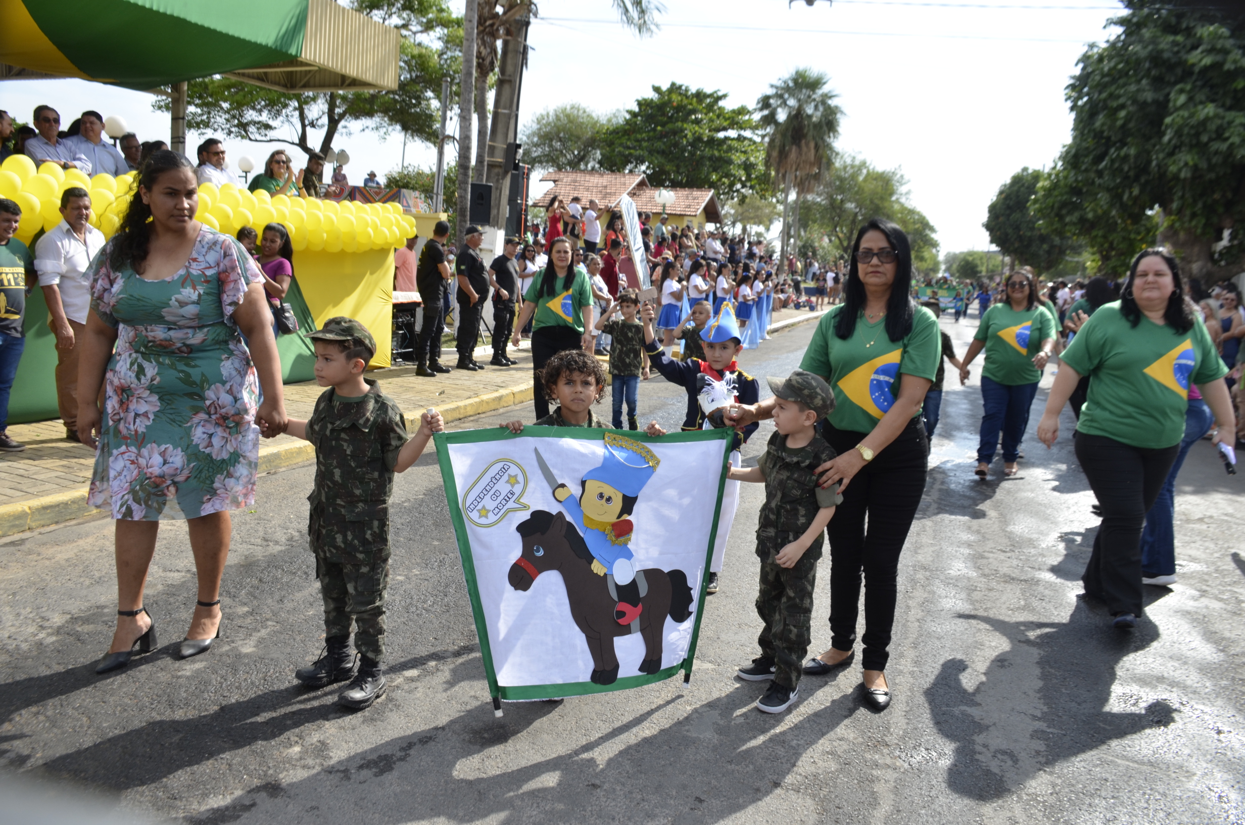 Confira as fotos do Desfile comemorativo ao Dia 7 de Setembro em Porto Murtinho