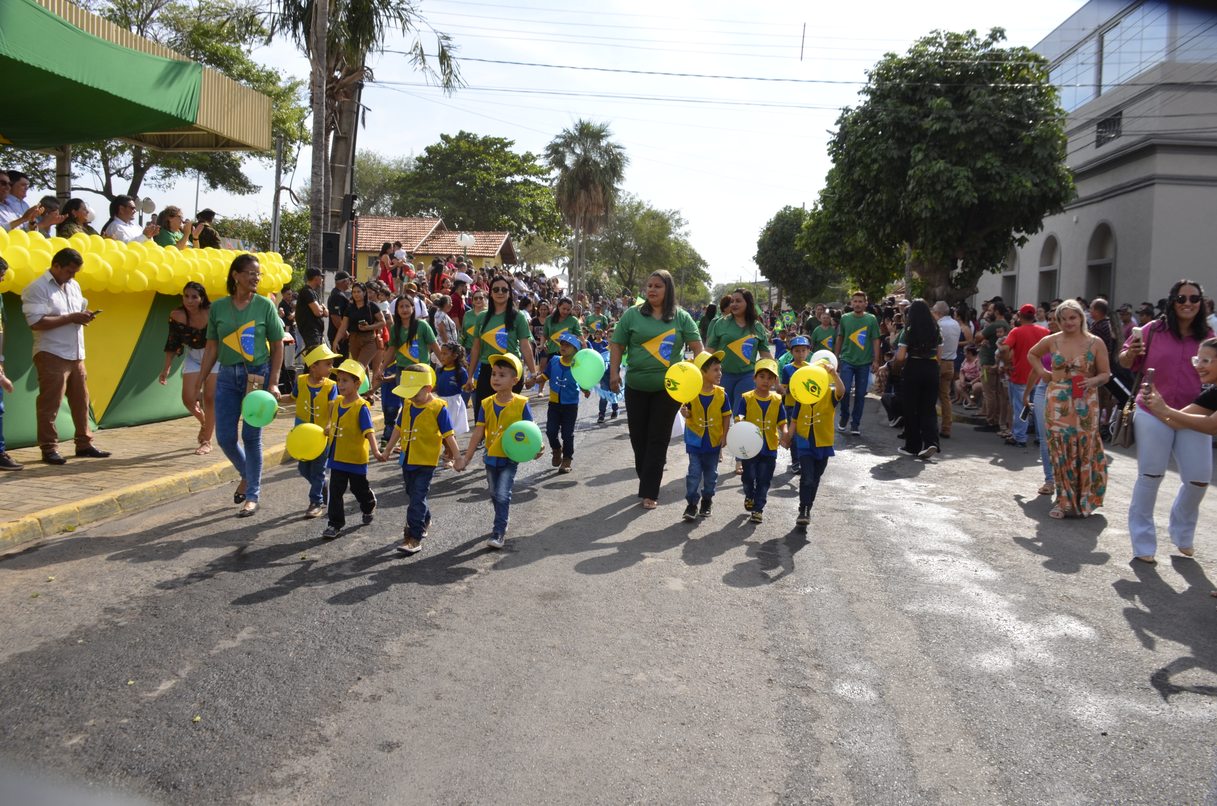 Confira as fotos do Desfile comemorativo ao Dia 7 de Setembro em Porto Murtinho