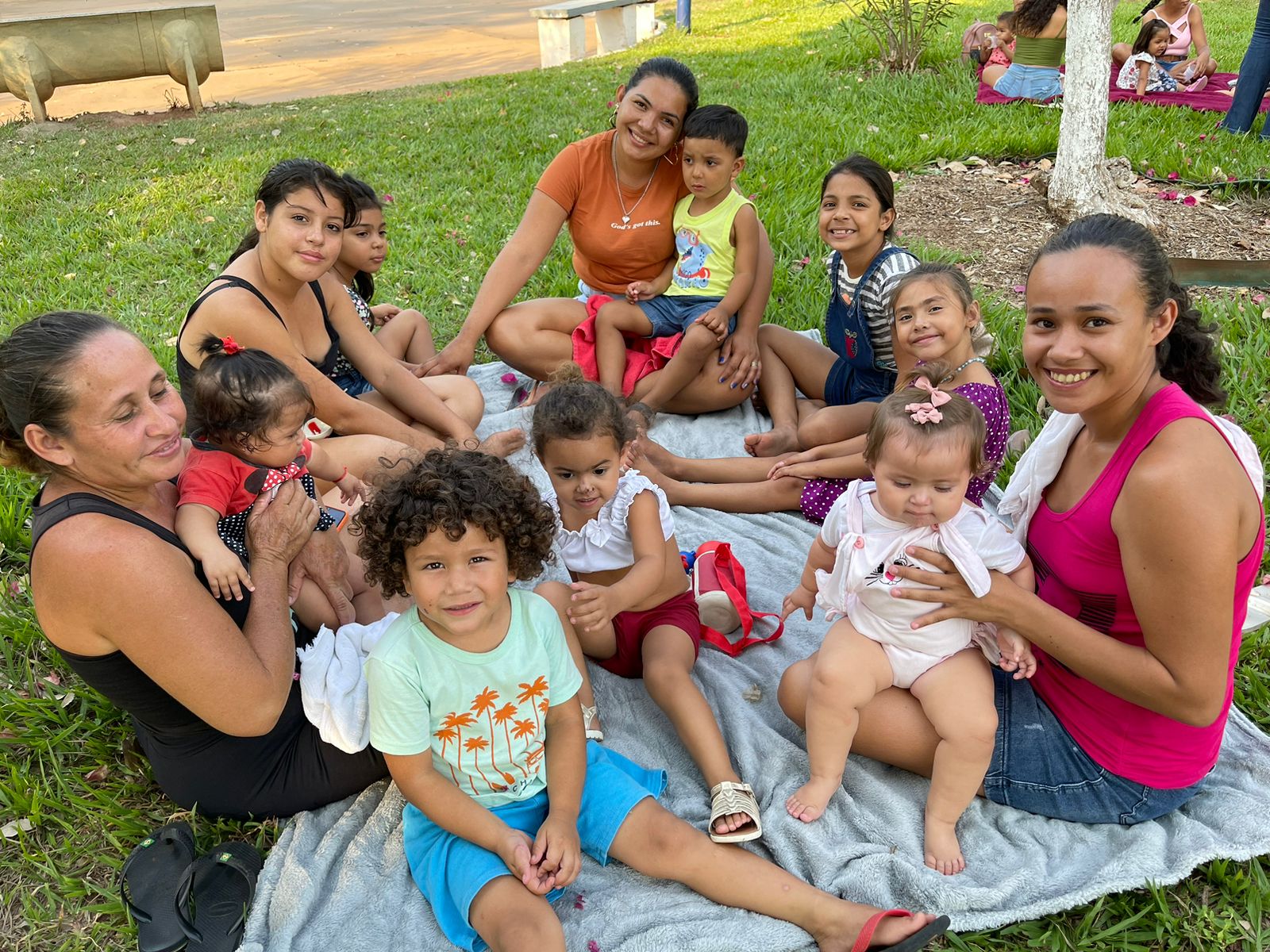 Porto Murtinho: famílias do programa 'Criança Feliz' participam de passeio e piquenique