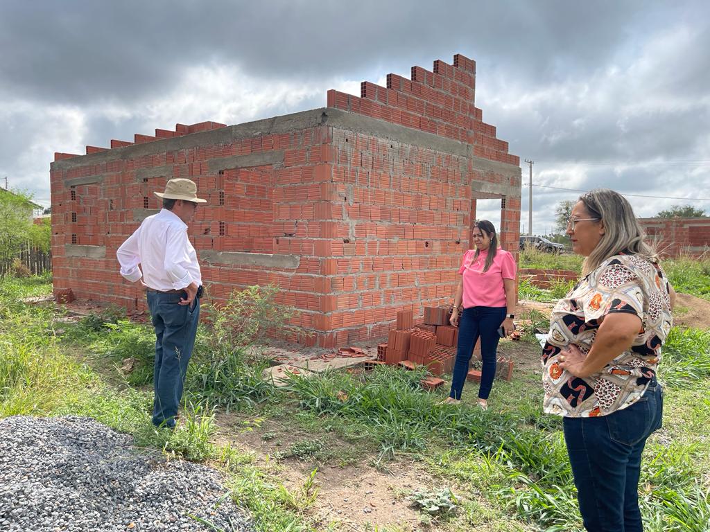 Agenda: Prefeito Nelson Cintra vistoria obras, participa de ação no PSF Salin Cafure e se reúne com empresário