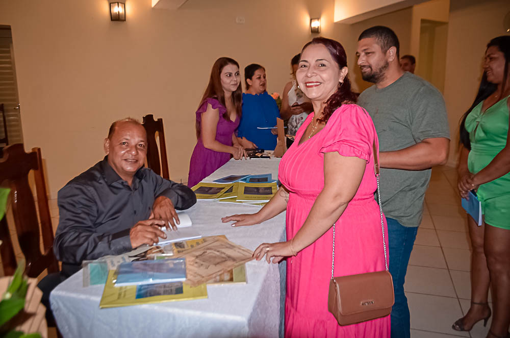 Lançamento do Livro 'Porto Murtinho quem te conhece te ama', autoria professor Braz León