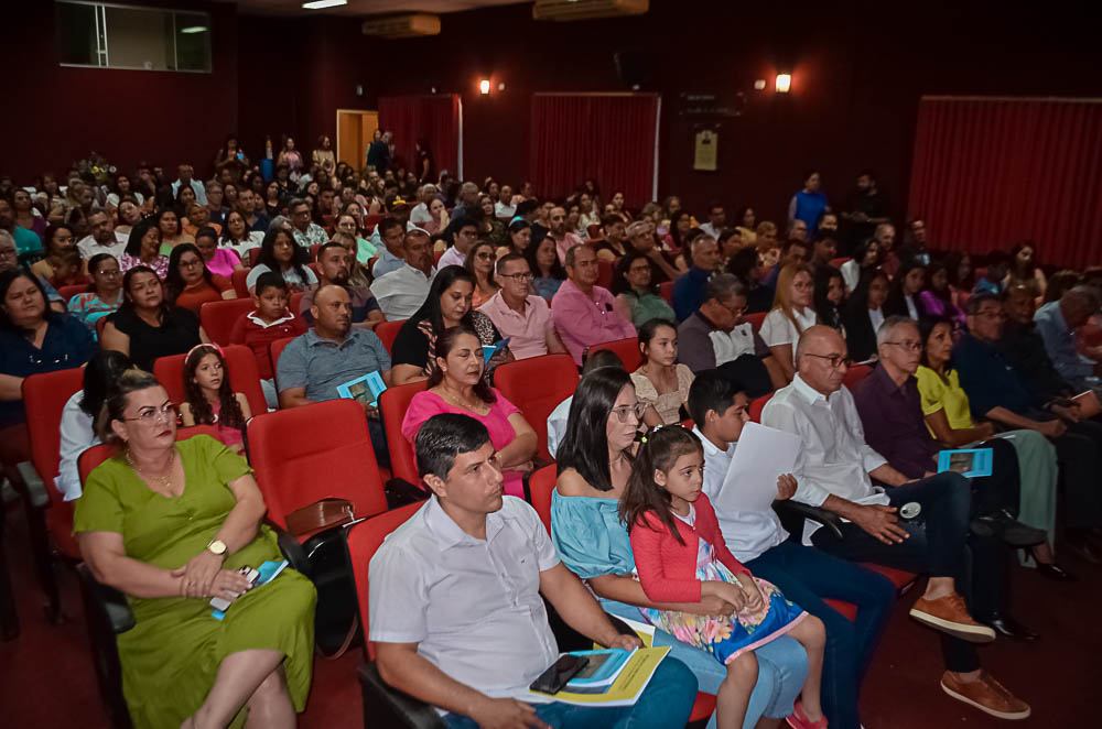 Lançamento do Livro 'Porto Murtinho quem te conhece te ama', autoria professor Braz León