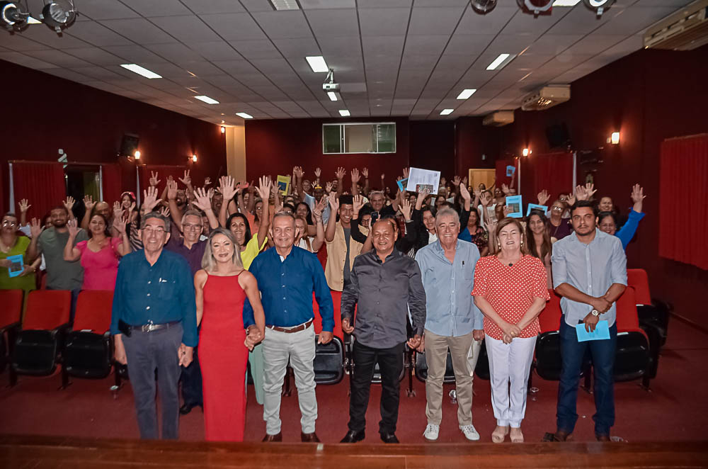 Lançamento do Livro 'Porto Murtinho quem te conhece te ama', autoria professor Braz León