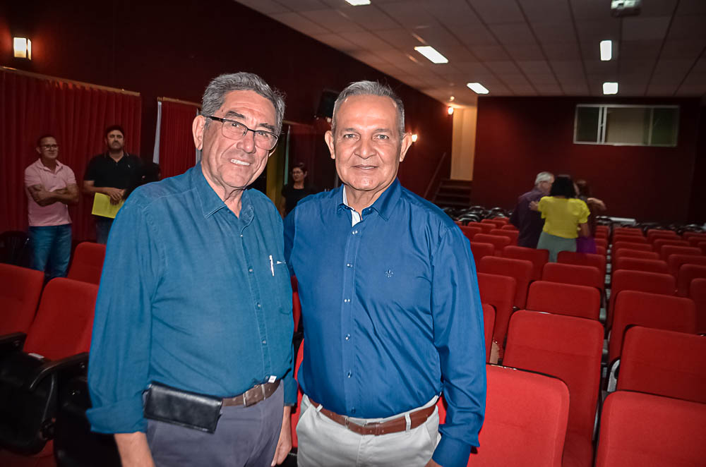 Lançamento do Livro 'Porto Murtinho quem te conhece te ama', autoria professor Braz León