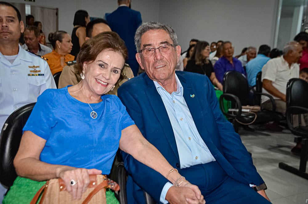 Noite de Homenagem: Prefeito Nelson Cintra Ribeiro recebe homenagem do Poder Legislativo