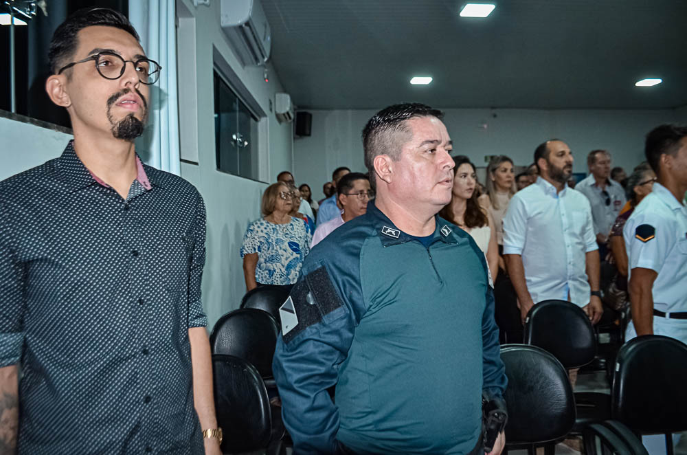 Noite de Homenagem: Prefeito Nelson Cintra Ribeiro recebe homenagem do Poder Legislativo