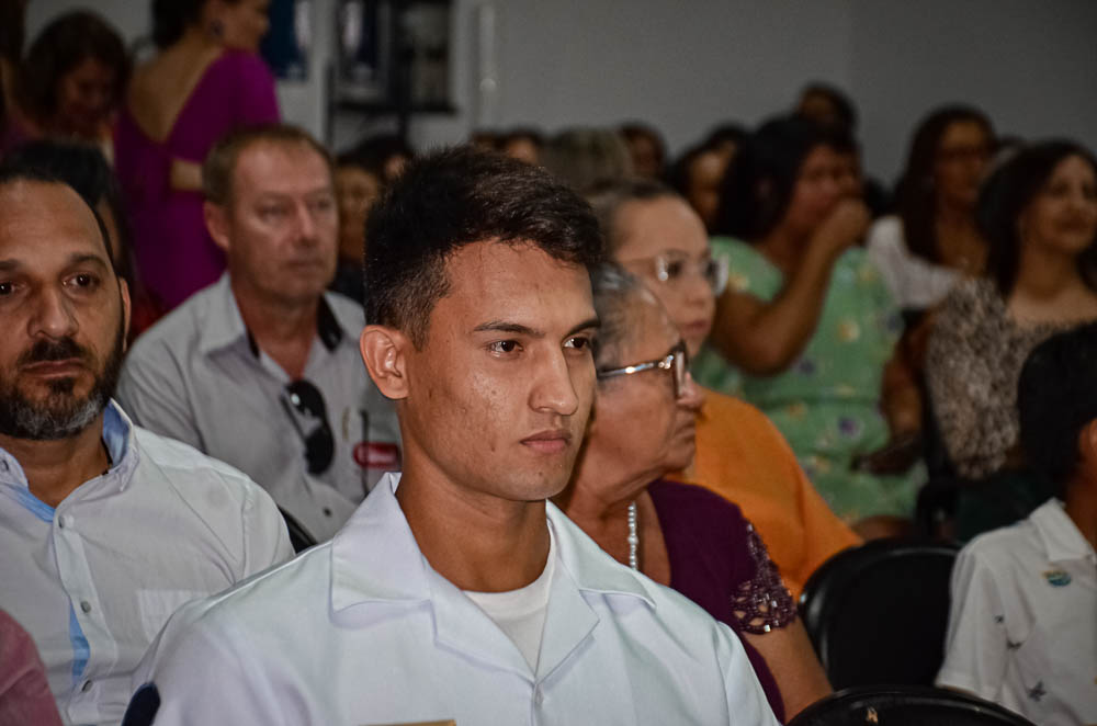 Noite de Homenagem: Prefeito Nelson Cintra Ribeiro recebe homenagem do Poder Legislativo