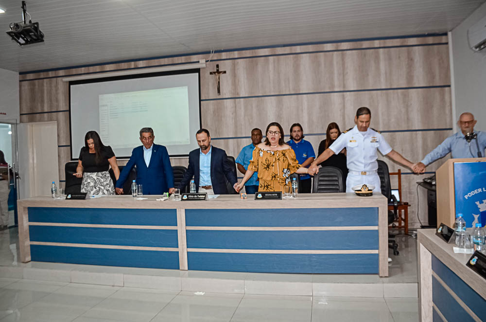 Noite de Homenagem: Prefeito Nelson Cintra Ribeiro recebe homenagem do Poder Legislativo