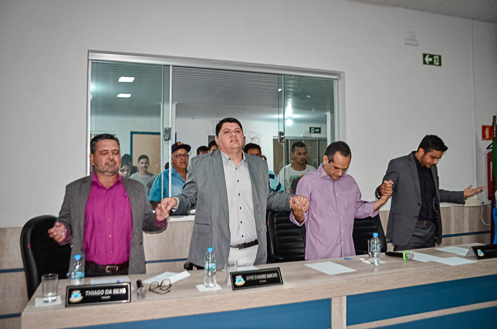 Noite de Homenagem: Prefeito Nelson Cintra Ribeiro recebe homenagem do Poder Legislativo