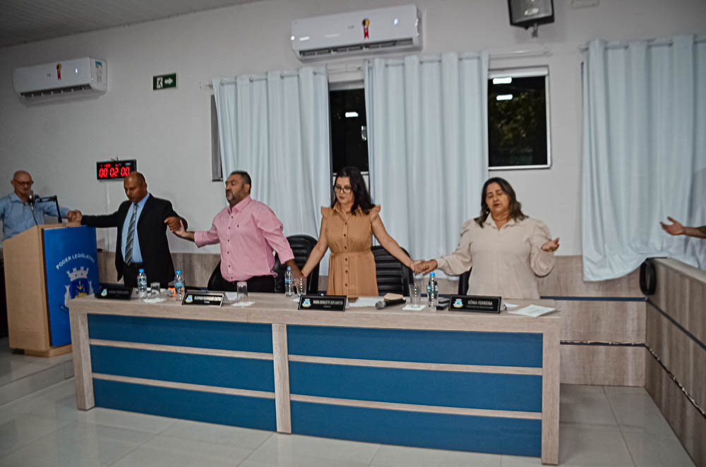 Noite de Homenagem: Prefeito Nelson Cintra Ribeiro recebe homenagem do Poder Legislativo