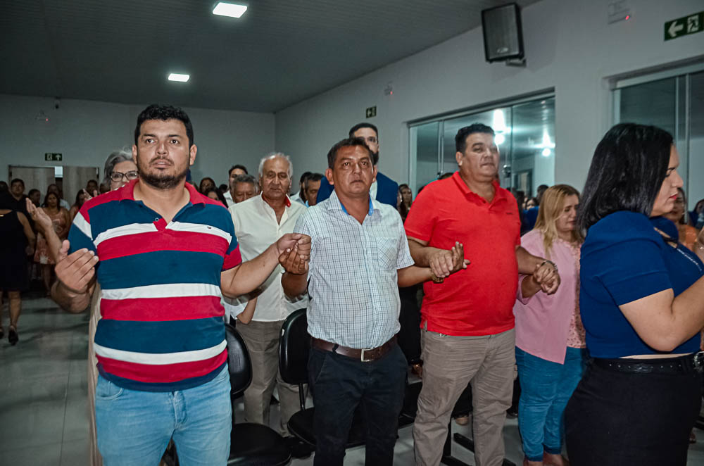 Noite de Homenagem: Prefeito Nelson Cintra Ribeiro recebe homenagem do Poder Legislativo