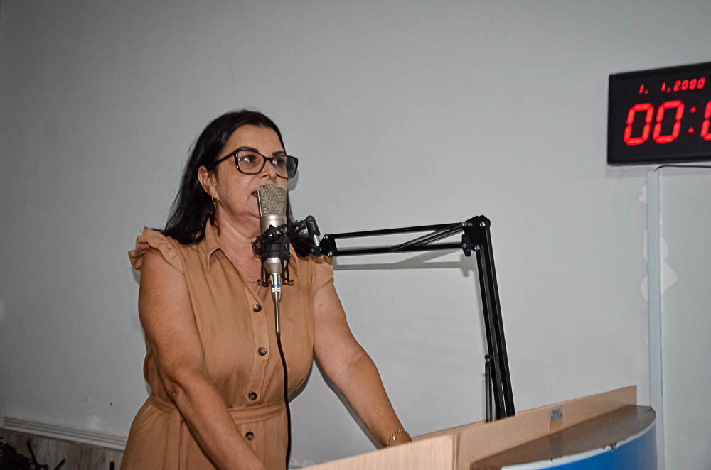 Noite de Homenagem: Prefeito Nelson Cintra Ribeiro recebe homenagem do Poder Legislativo