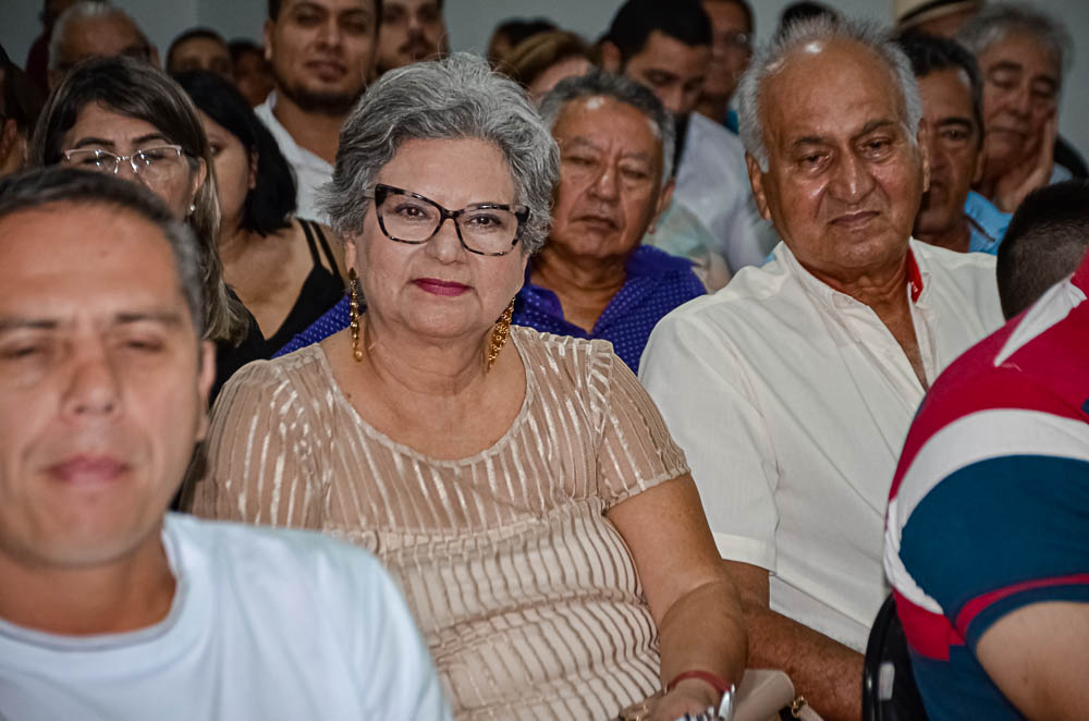 Noite de Homenagem: Prefeito Nelson Cintra Ribeiro recebe homenagem do Poder Legislativo