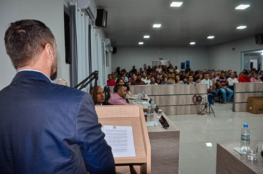 Noite de Homenagem: Prefeito Nelson Cintra Ribeiro recebe homenagem do Poder Legislativo