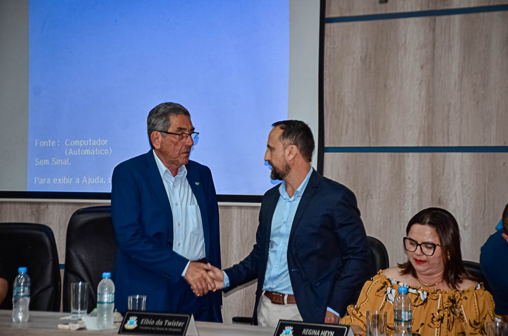 Noite de Homenagem: Prefeito Nelson Cintra Ribeiro recebe homenagem do Poder Legislativo