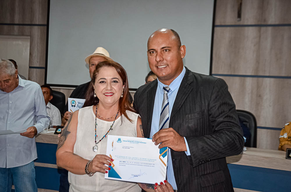 Noite de Homenagem: Prefeito Nelson Cintra Ribeiro recebe homenagem do Poder Legislativo