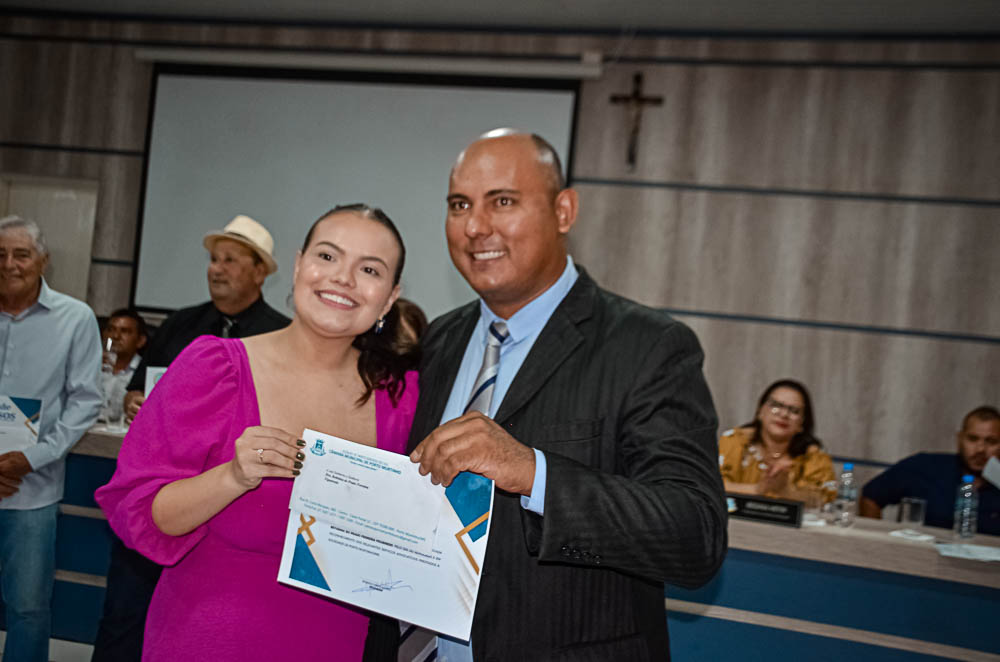 Noite de Homenagem: Prefeito Nelson Cintra Ribeiro recebe homenagem do Poder Legislativo