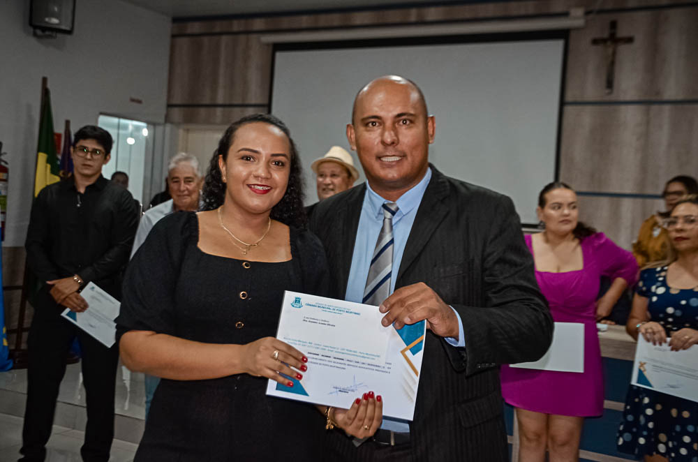 Noite de Homenagem: Prefeito Nelson Cintra Ribeiro recebe homenagem do Poder Legislativo