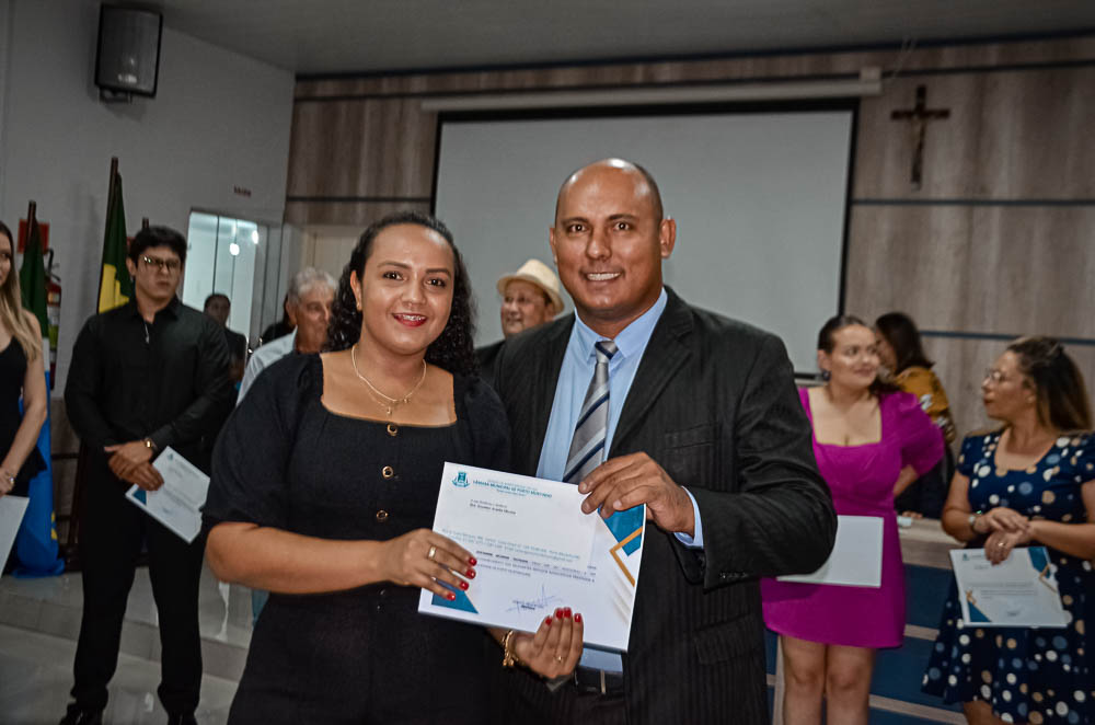 Noite de Homenagem: Prefeito Nelson Cintra Ribeiro recebe homenagem do Poder Legislativo