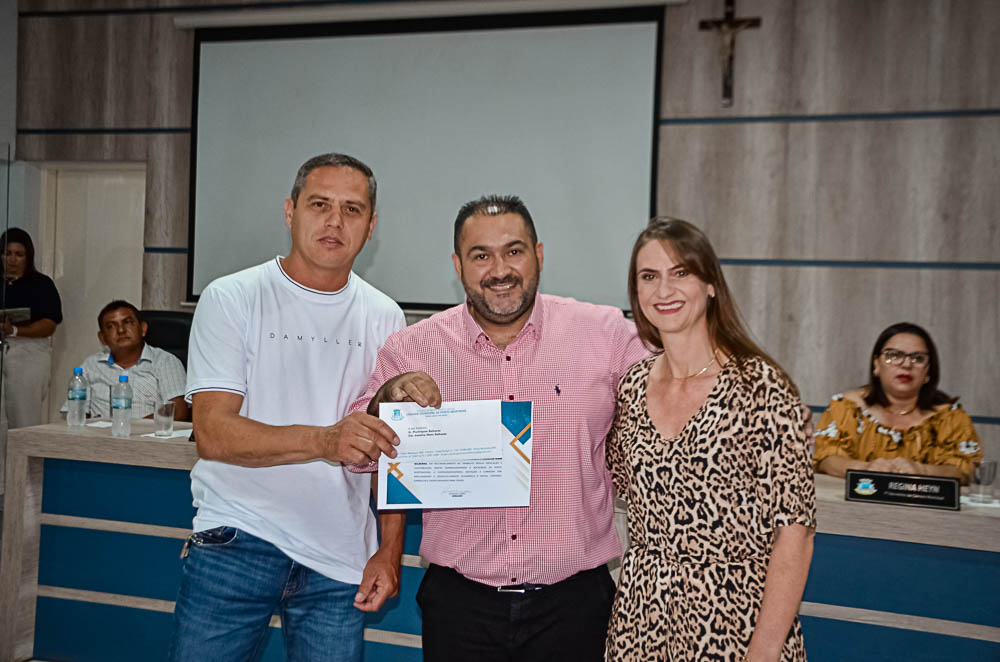 Noite de Homenagem: Prefeito Nelson Cintra Ribeiro recebe homenagem do Poder Legislativo