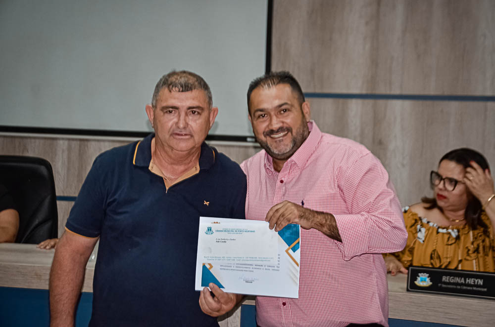 Noite de Homenagem: Prefeito Nelson Cintra Ribeiro recebe homenagem do Poder Legislativo