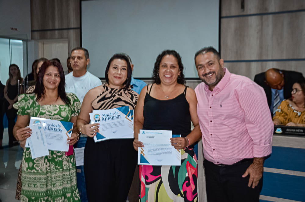 Noite de Homenagem: Prefeito Nelson Cintra Ribeiro recebe homenagem do Poder Legislativo