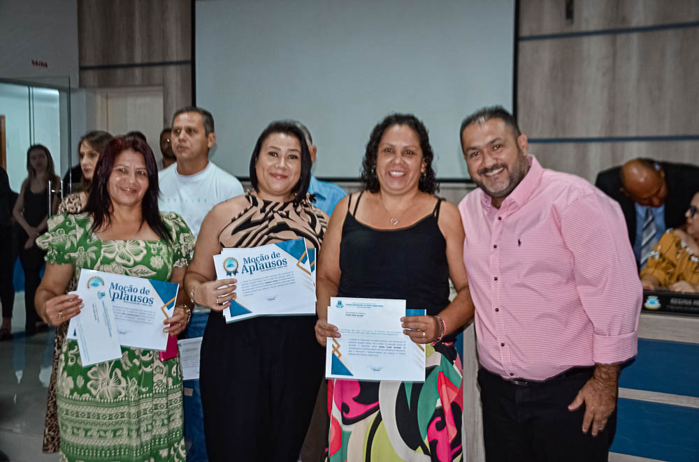 Noite de Homenagem: Prefeito Nelson Cintra Ribeiro recebe homenagem do Poder Legislativo