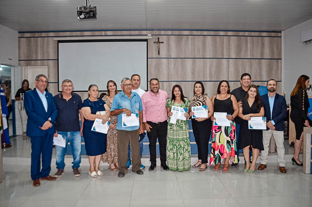 Noite de Homenagem: Prefeito Nelson Cintra Ribeiro recebe homenagem do Poder Legislativo