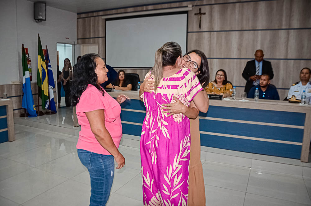 Noite de Homenagem: Prefeito Nelson Cintra Ribeiro recebe homenagem do Poder Legislativo