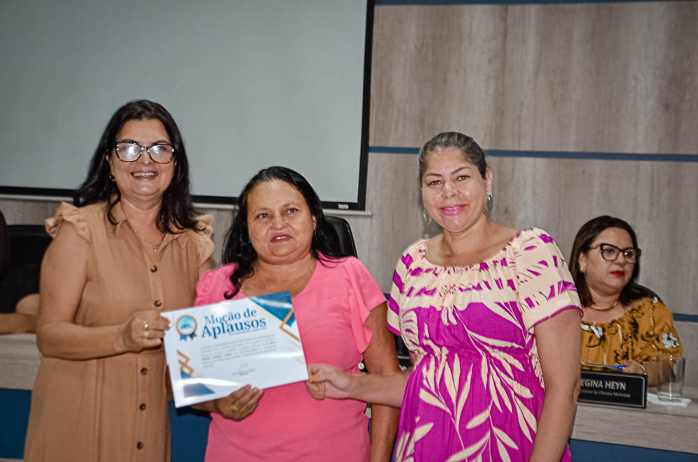 Noite de Homenagem: Prefeito Nelson Cintra Ribeiro recebe homenagem do Poder Legislativo