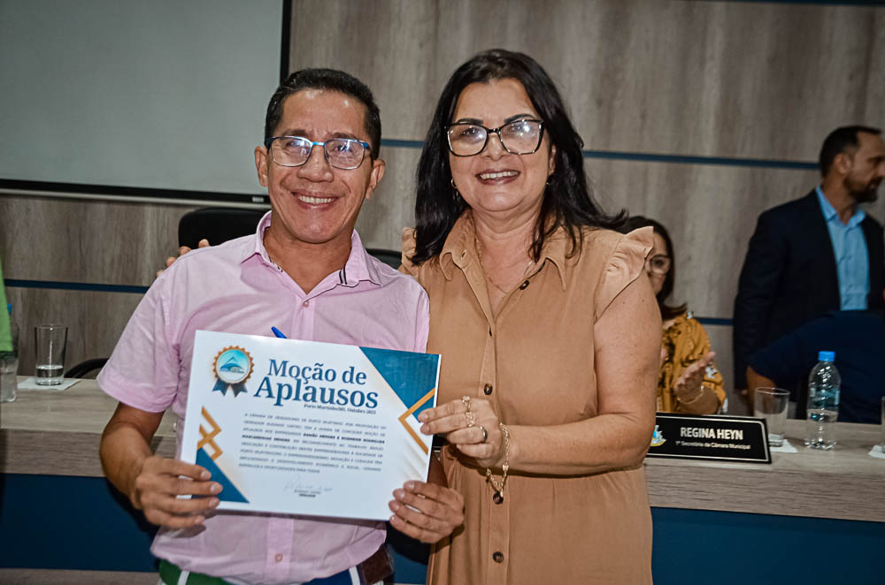 Noite de Homenagem: Prefeito Nelson Cintra Ribeiro recebe homenagem do Poder Legislativo