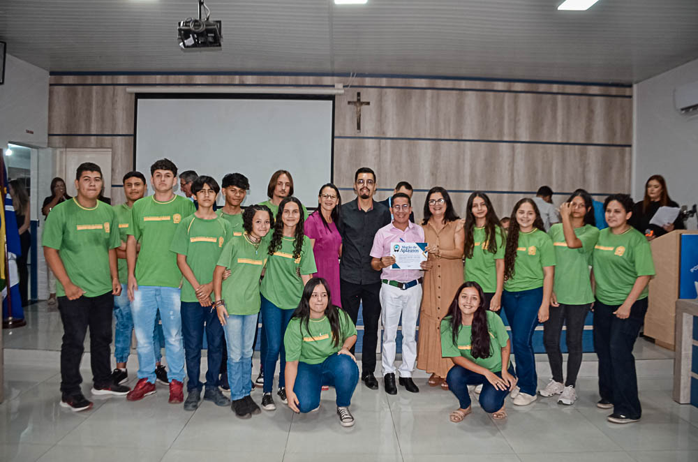 Noite de Homenagem: Prefeito Nelson Cintra Ribeiro recebe homenagem do Poder Legislativo