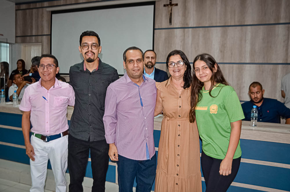 Noite de Homenagem: Prefeito Nelson Cintra Ribeiro recebe homenagem do Poder Legislativo