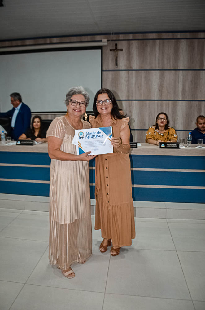 Noite de Homenagem: Prefeito Nelson Cintra Ribeiro recebe homenagem do Poder Legislativo