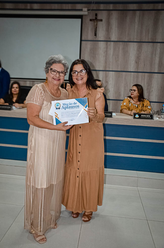 Noite de Homenagem: Prefeito Nelson Cintra Ribeiro recebe homenagem do Poder Legislativo