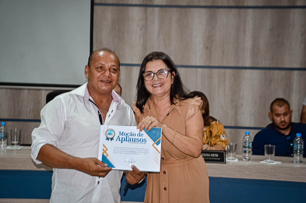 Noite de Homenagem: Prefeito Nelson Cintra Ribeiro recebe homenagem do Poder Legislativo