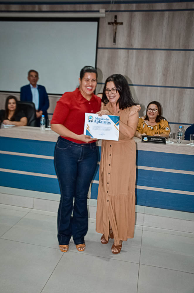 Noite de Homenagem: Prefeito Nelson Cintra Ribeiro recebe homenagem do Poder Legislativo