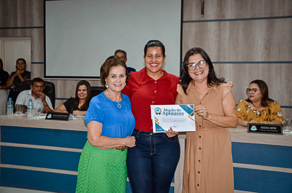 Noite de Homenagem: Prefeito Nelson Cintra Ribeiro recebe homenagem do Poder Legislativo