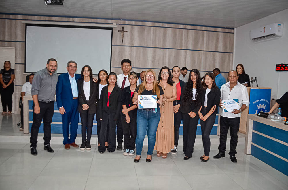 Noite de Homenagem: Prefeito Nelson Cintra Ribeiro recebe homenagem do Poder Legislativo