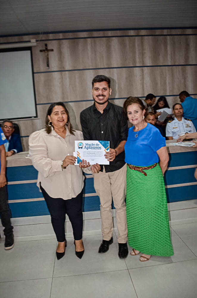 Noite de Homenagem: Prefeito Nelson Cintra Ribeiro recebe homenagem do Poder Legislativo