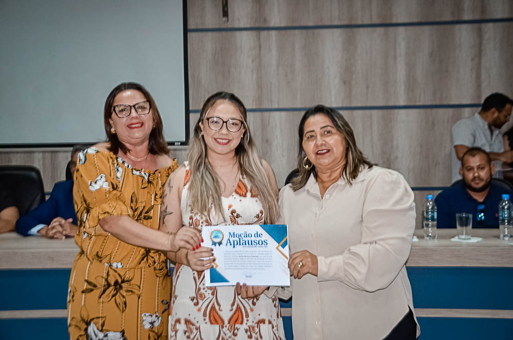 Noite de Homenagem: Prefeito Nelson Cintra Ribeiro recebe homenagem do Poder Legislativo