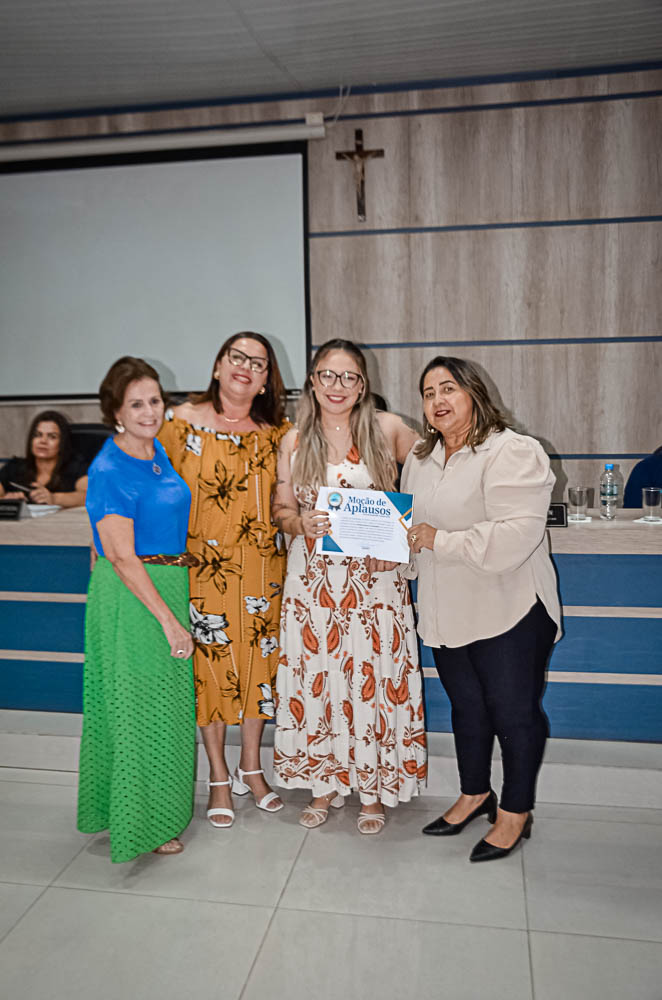 Noite de Homenagem: Prefeito Nelson Cintra Ribeiro recebe homenagem do Poder Legislativo