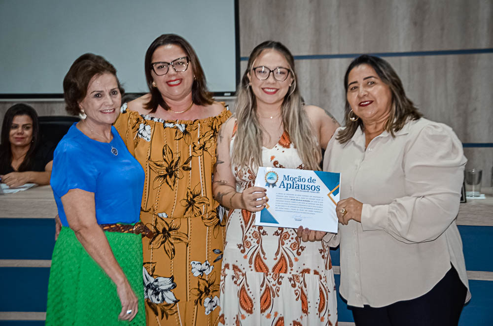 Noite de Homenagem: Prefeito Nelson Cintra Ribeiro recebe homenagem do Poder Legislativo