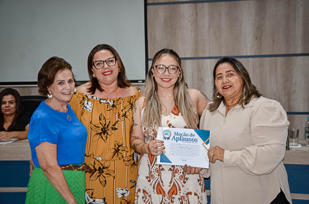 Noite de Homenagem: Prefeito Nelson Cintra Ribeiro recebe homenagem do Poder Legislativo